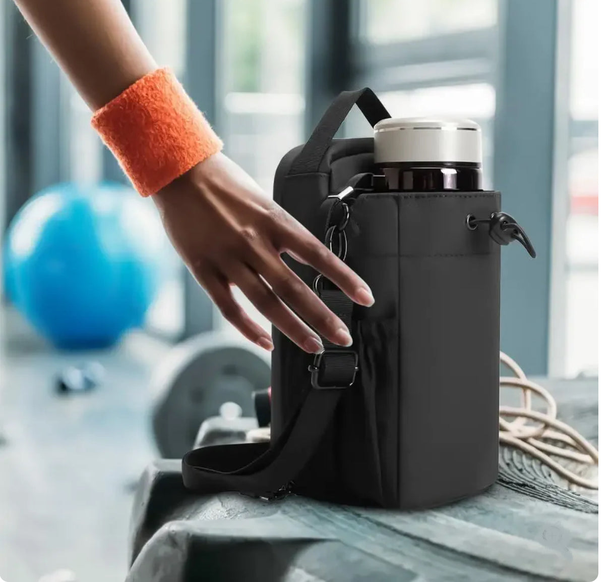 Magnetic Gym Bag With Water Bottle Holder