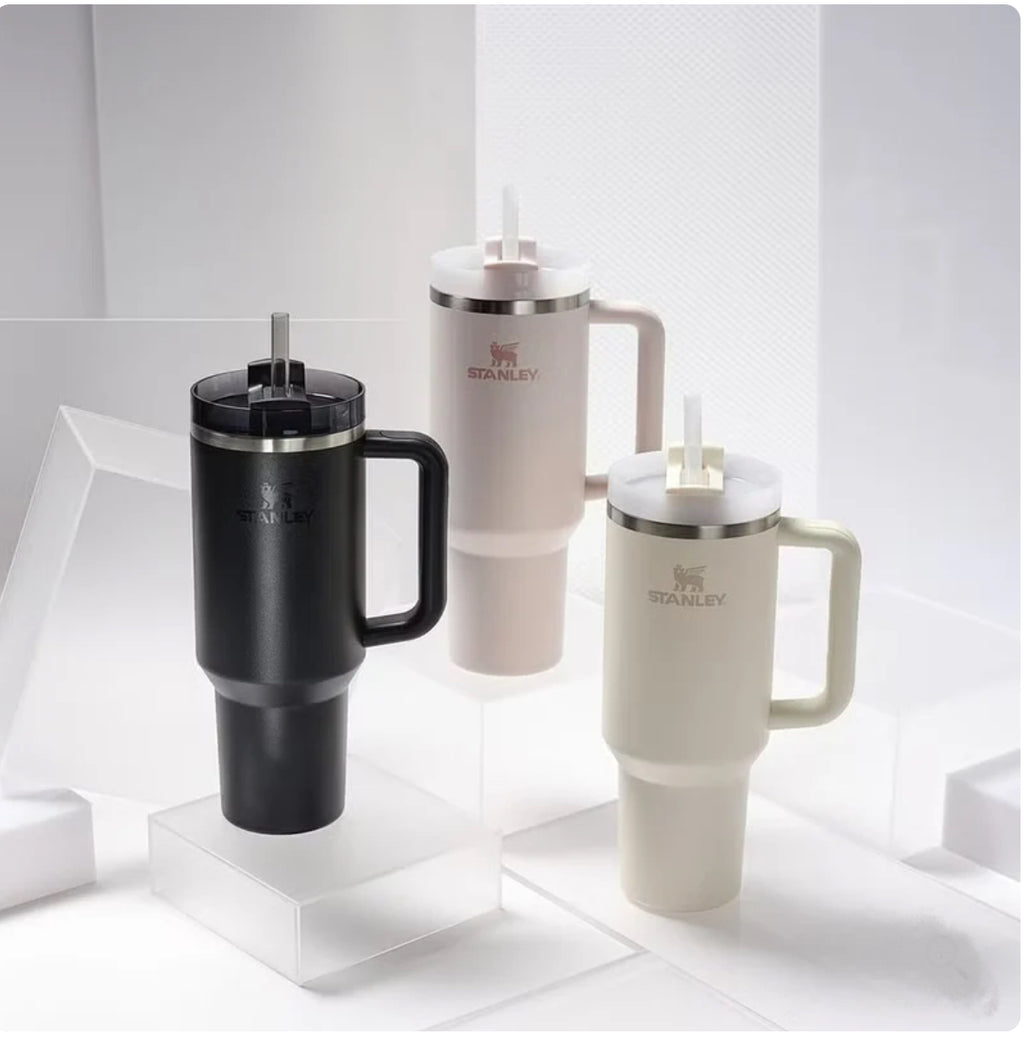 The Quencher H2.0 Flowstate™ Tumbler Stanley Cup